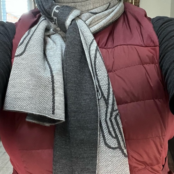 ❌SOLD❌ AUTHENTIC HERMES Tete a Equestre Reversible Scarf w original box & ribbon - Picture 12 of 13